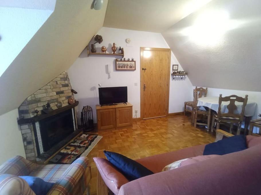 Atico En Pleno Pirineo Apartment El Pueyo de Jaca Ngoại thất bức ảnh